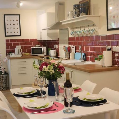 Pristine Apartment In The Centre Of Glastonbury Luaran gambar